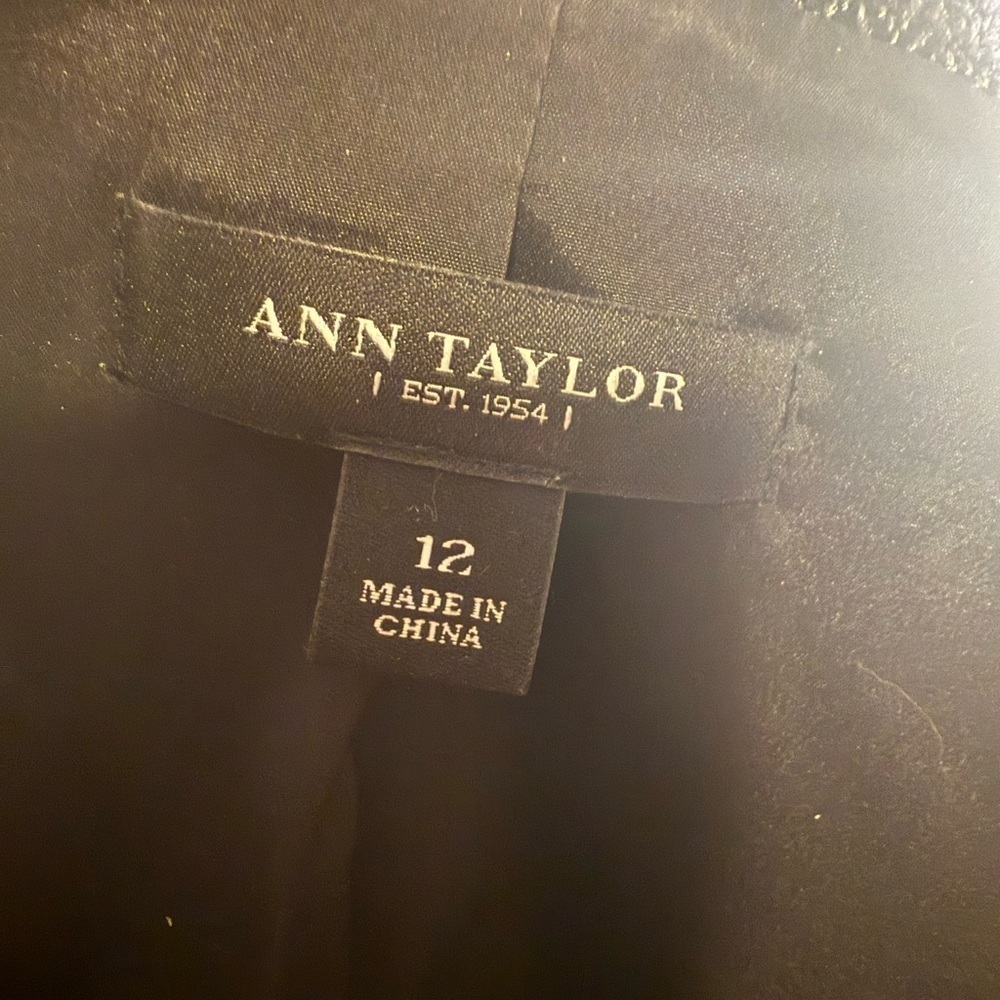 Ann Taylor Black Tweed Blazer with Wide Lapel and Deep V-Neckline - Picture 7 of 7